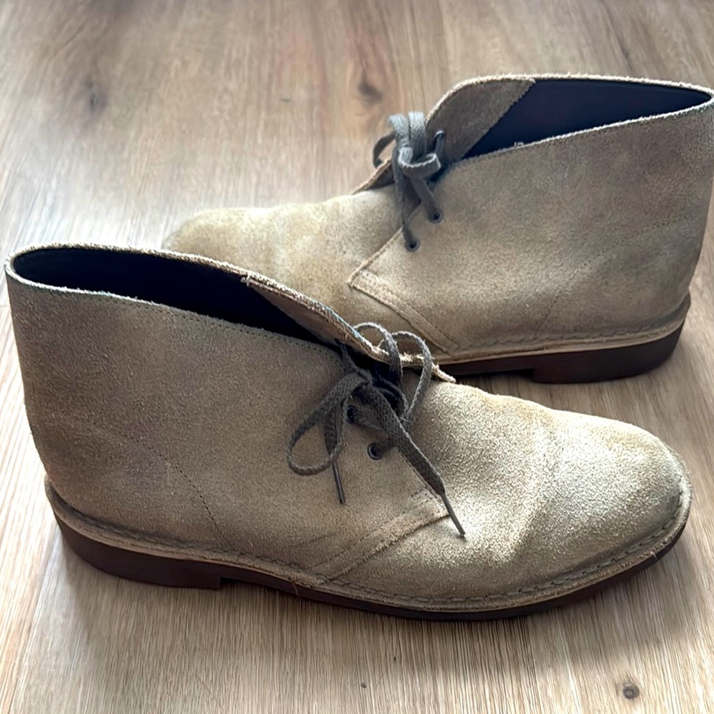Clark’s men’s desert boot sand suede